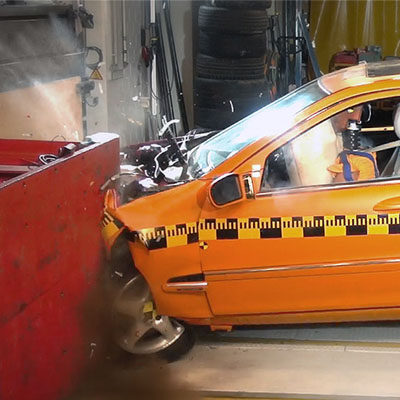 Mechanische Prüfung von Automotive Strukturbauteilen | Von Versuchsplanung bis Ergebnisauswertung