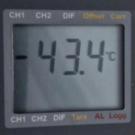 Wechselklimaschrank - Foto vom externen Temperaturfuehler bei Minimaltemperatur